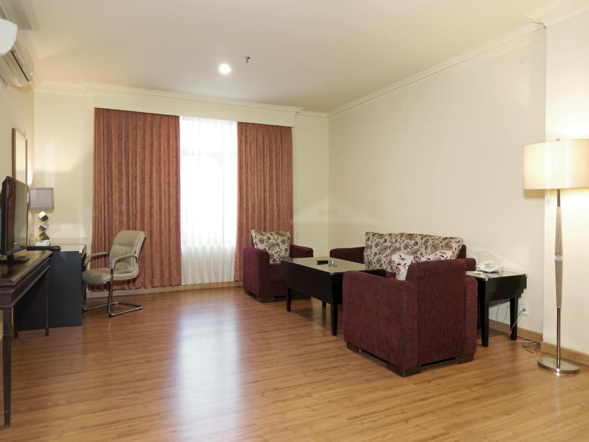 Sari Ater Kamboti Hotel Бандунг Екстериор снимка