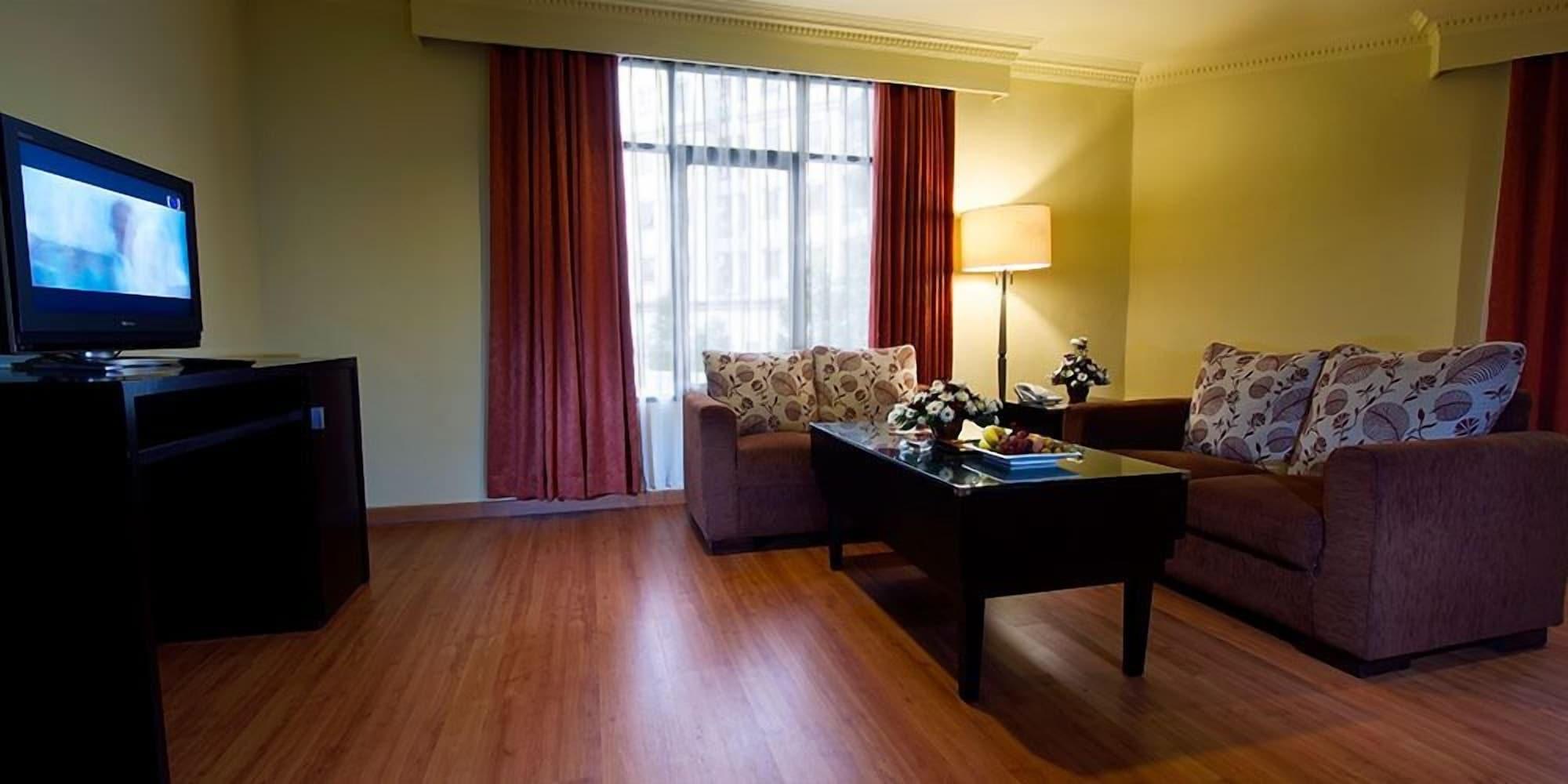 Sari Ater Kamboti Hotel Бандунг Екстериор снимка