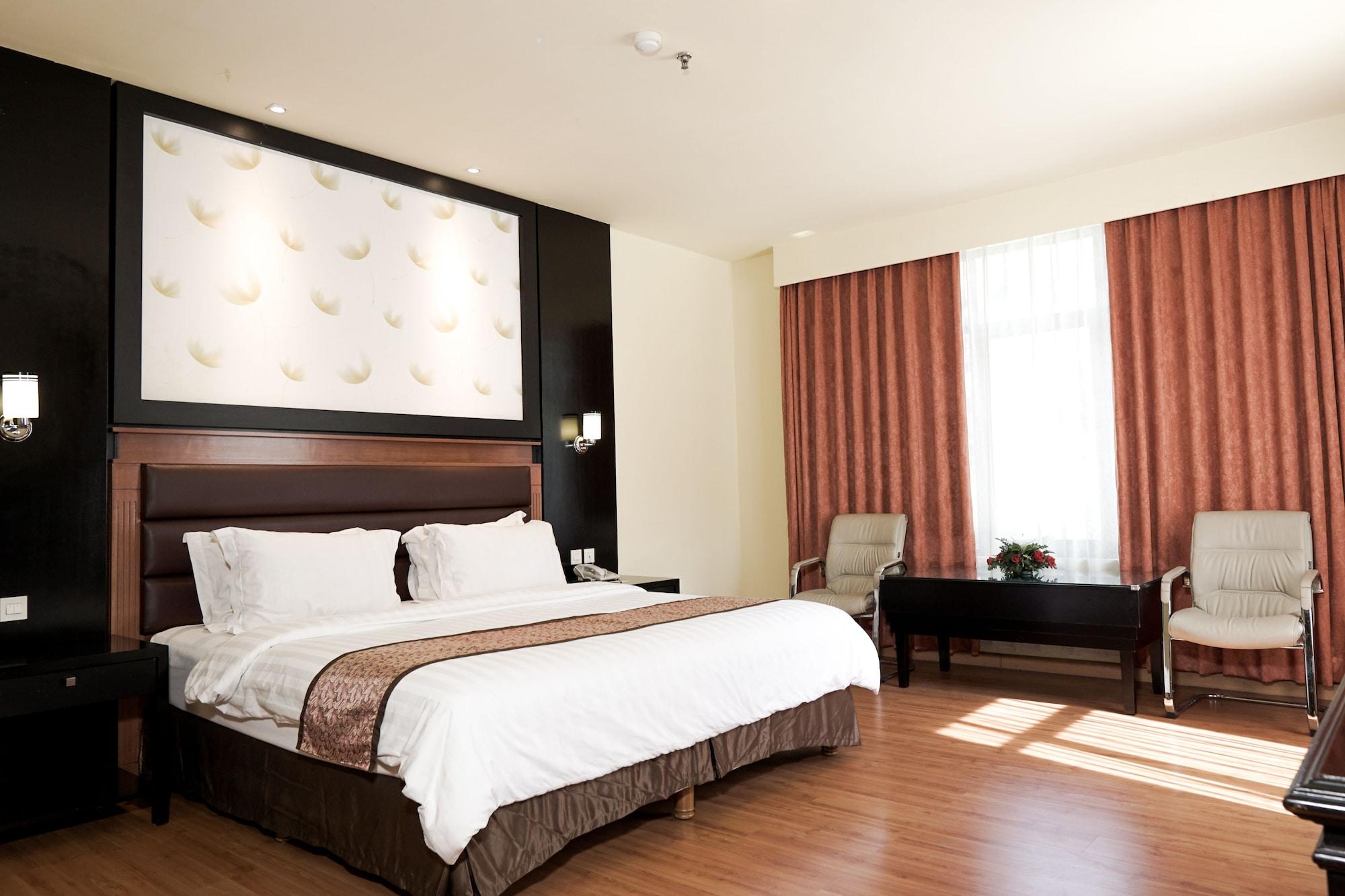 Sari Ater Kamboti Hotel Бандунг Екстериор снимка