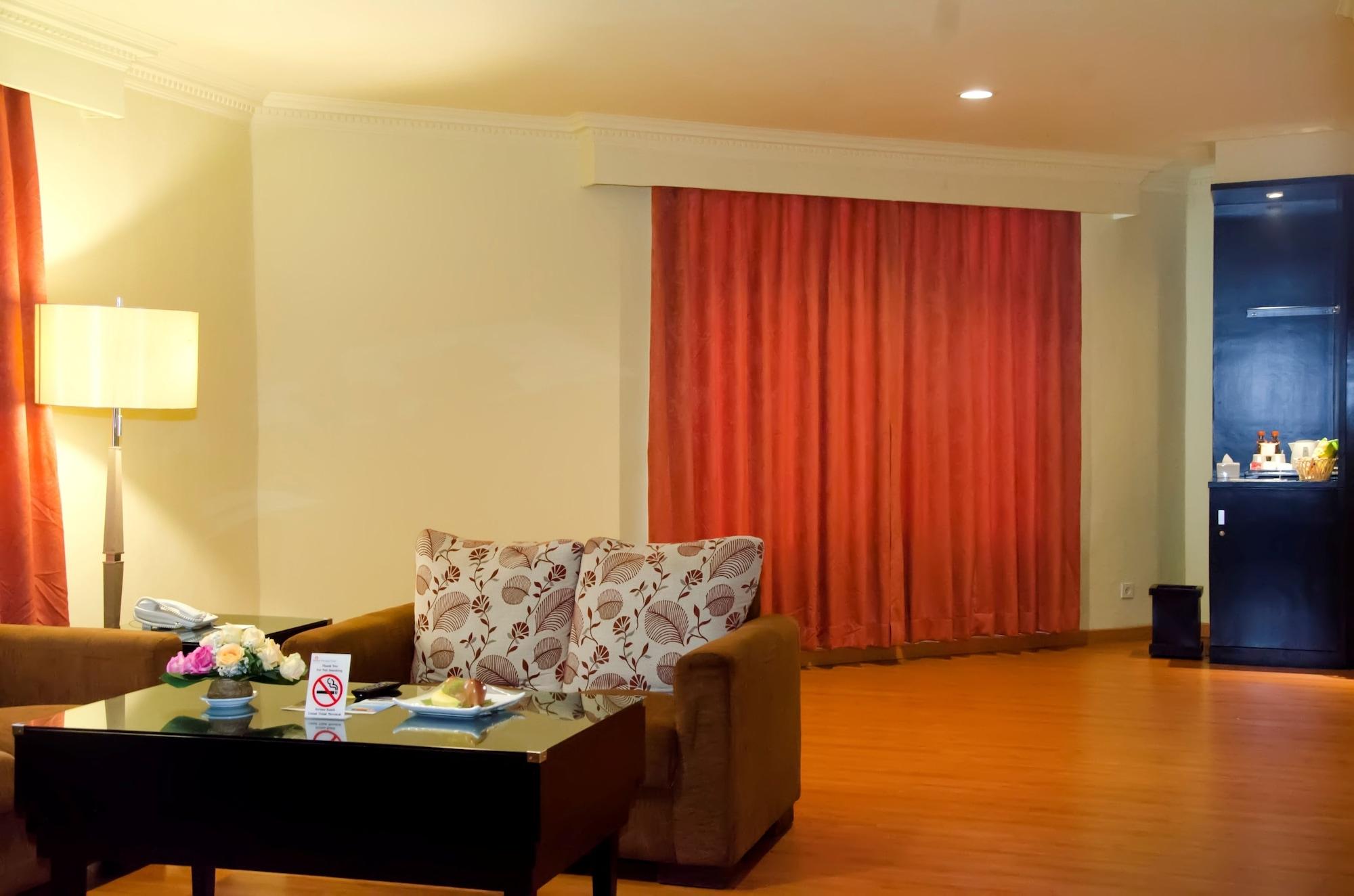 Sari Ater Kamboti Hotel Бандунг Екстериор снимка