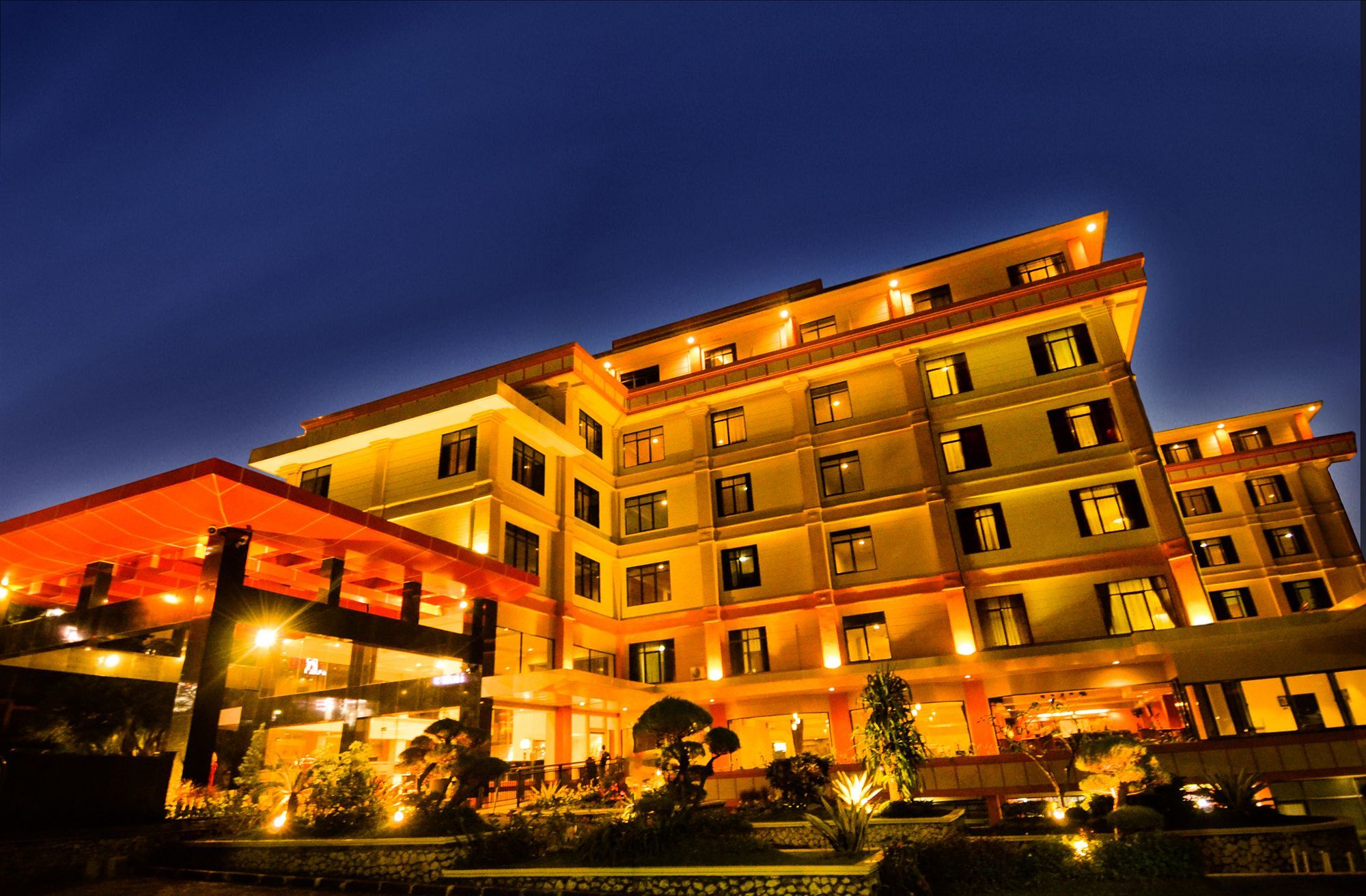Sari Ater Kamboti Hotel Бандунг Екстериор снимка