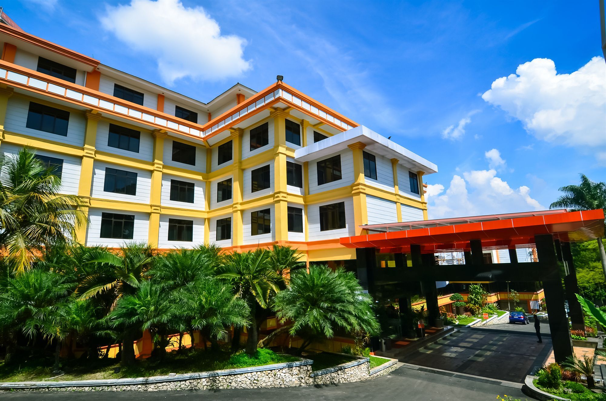 Sari Ater Kamboti Hotel Бандунг Екстериор снимка