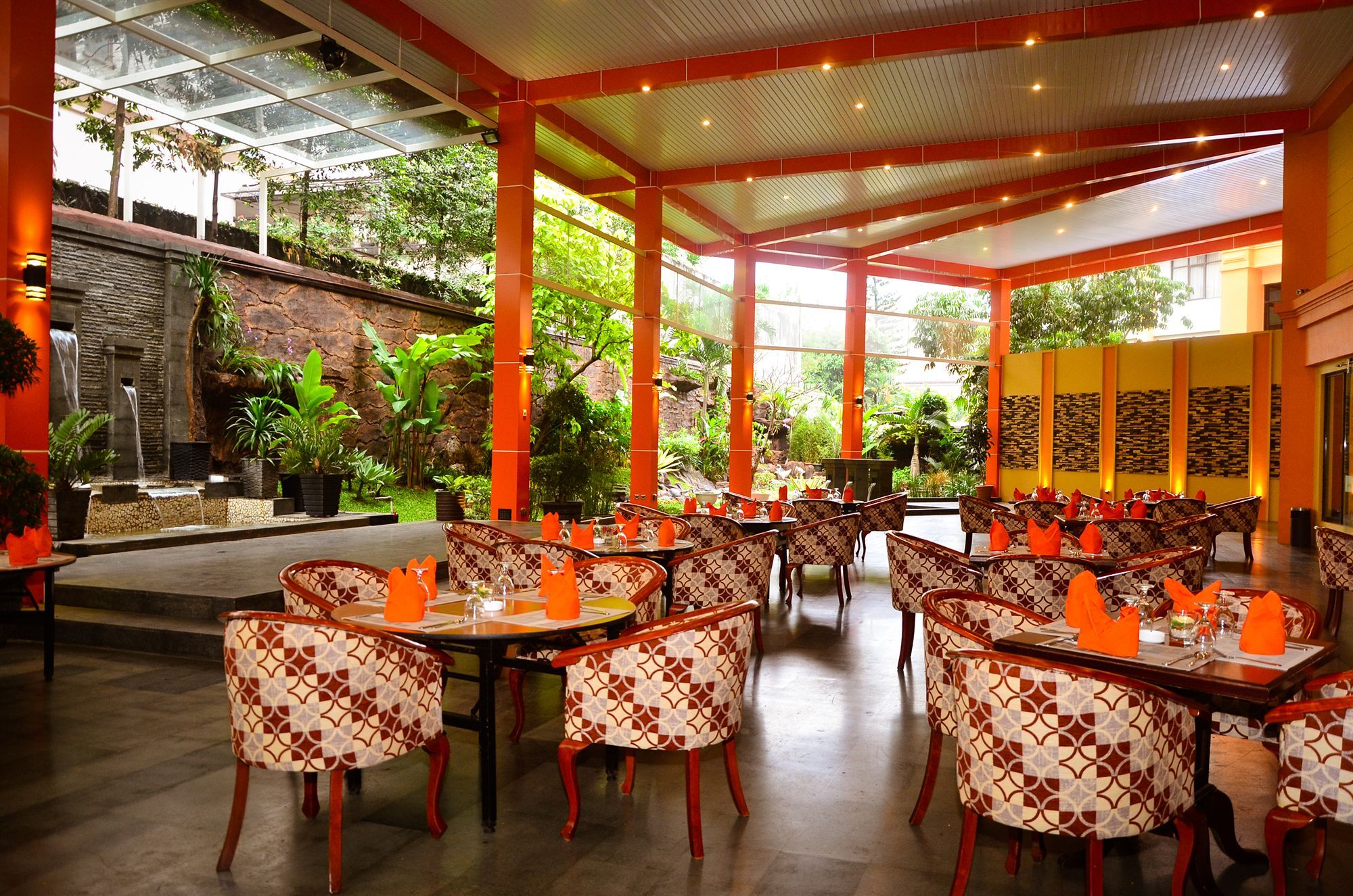 Sari Ater Kamboti Hotel Бандунг Екстериор снимка