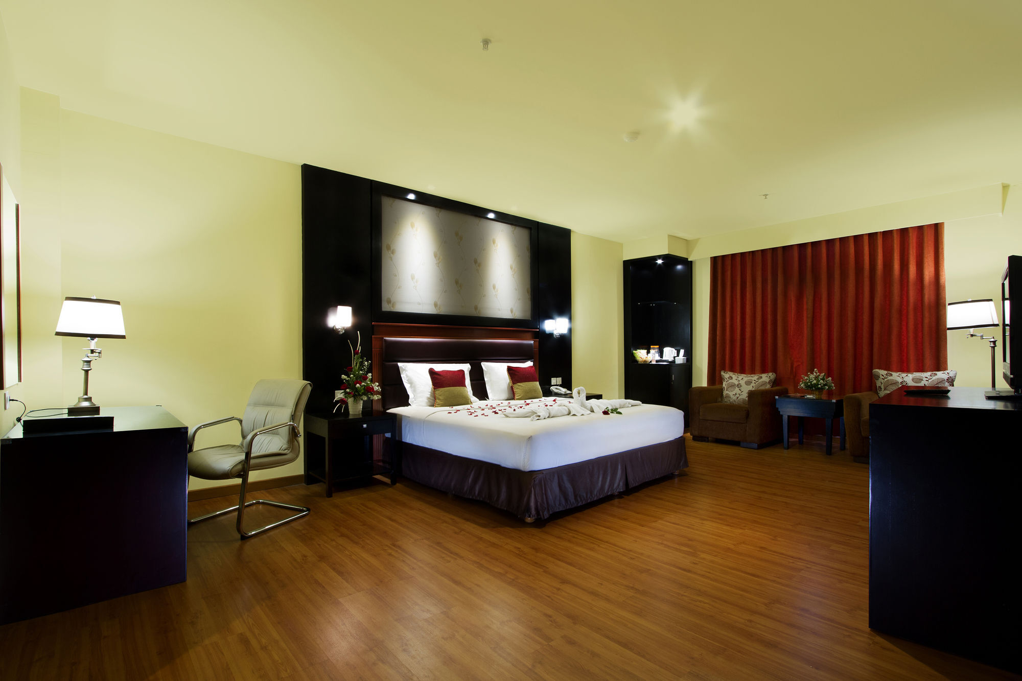 Sari Ater Kamboti Hotel Бандунг Екстериор снимка