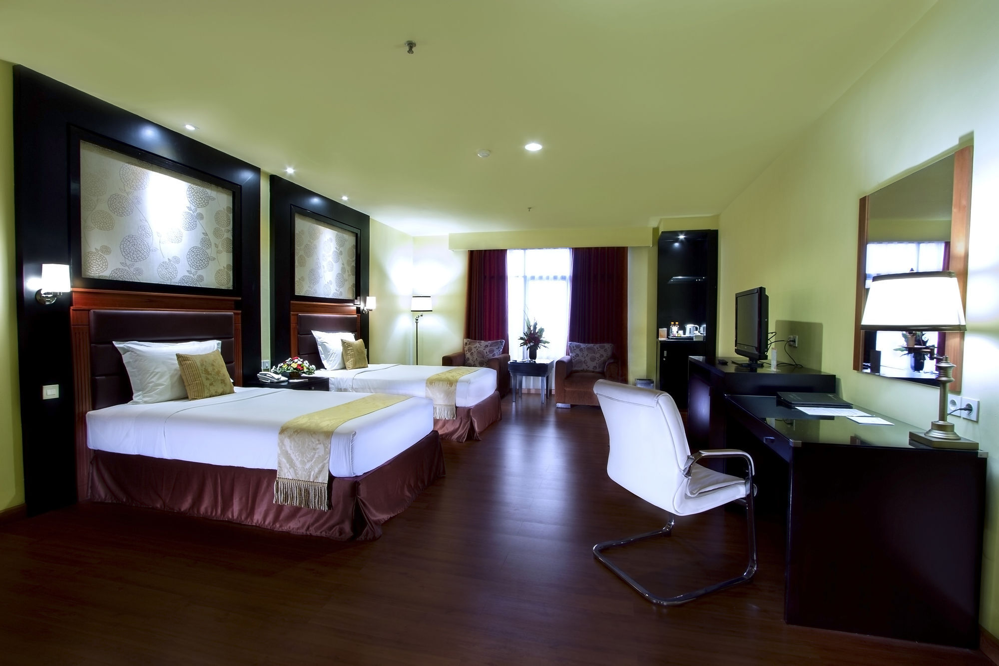 Sari Ater Kamboti Hotel Бандунг Екстериор снимка